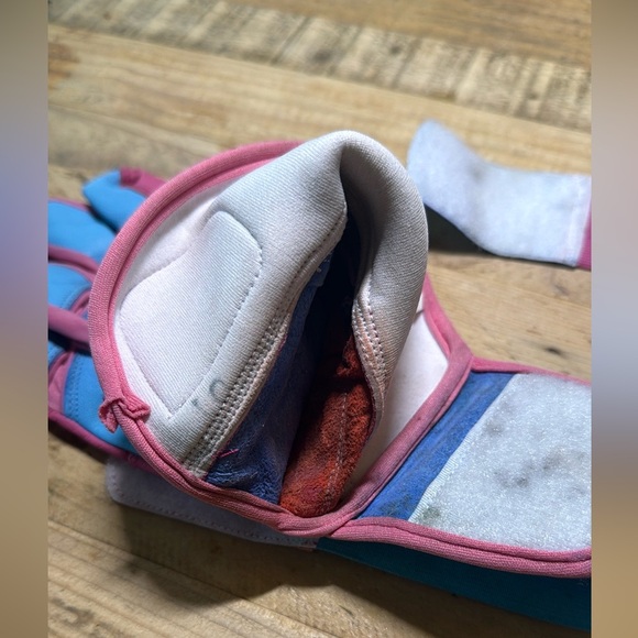 Pink and Blue No Surrender Gloves L - Picture 7 of 13